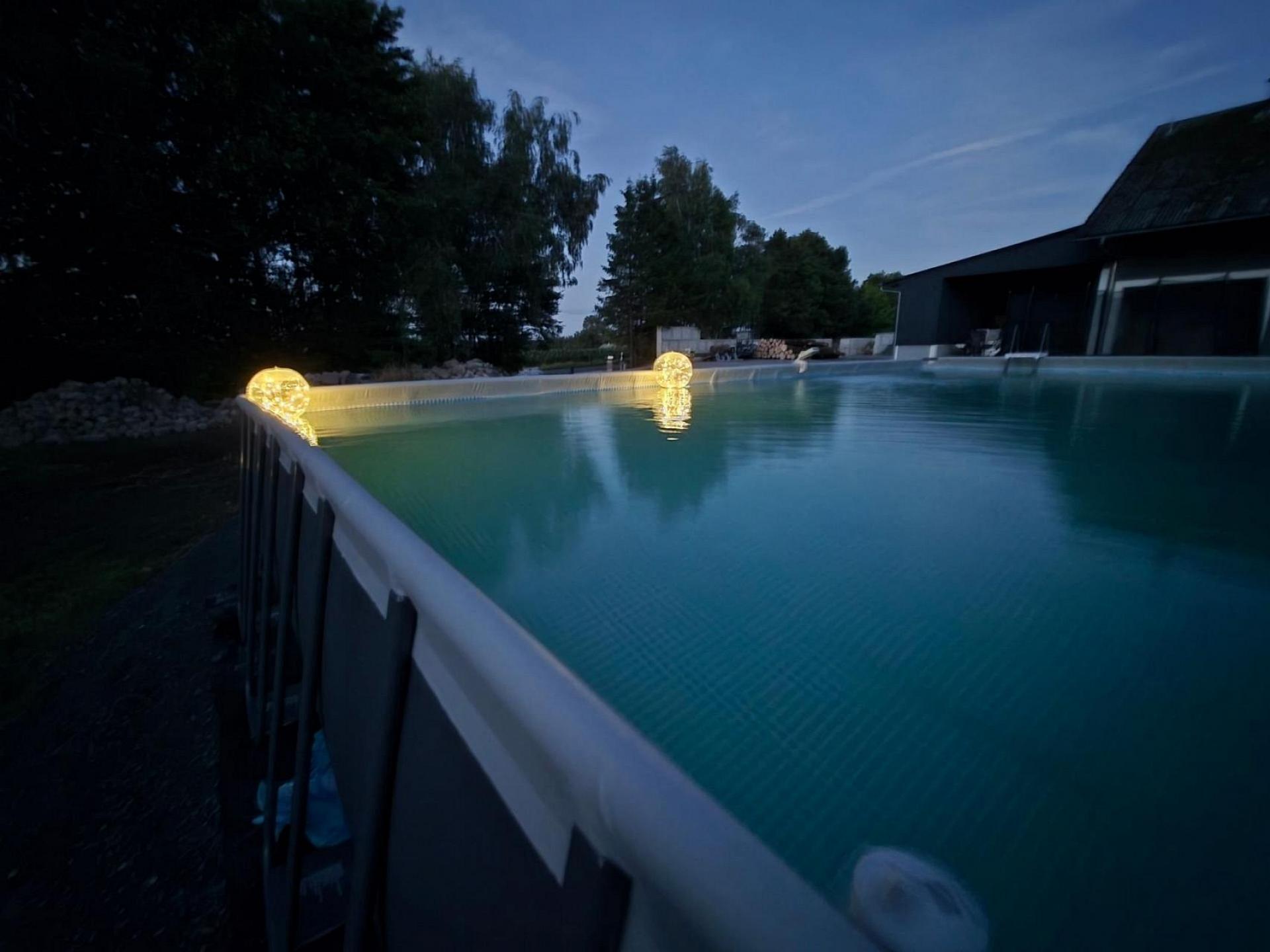 Pool am Abend